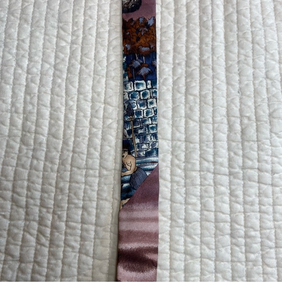 American Film Classics 100% Silk King Kong Tie - Picture 4 of 13